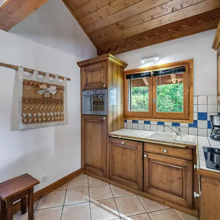 Duplex Lumineux Avec Terrasse, Piscine Et A Meribel, Acces Direct Aux Pistes - Fr-1-566-49 Les Allues