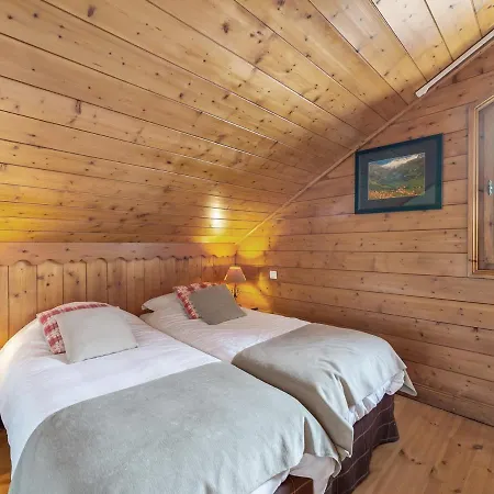 Duplex Lumineux Avec Terrasse, Piscine Et A Meribel, Acces Direct Aux Pistes - Fr-1-566-49